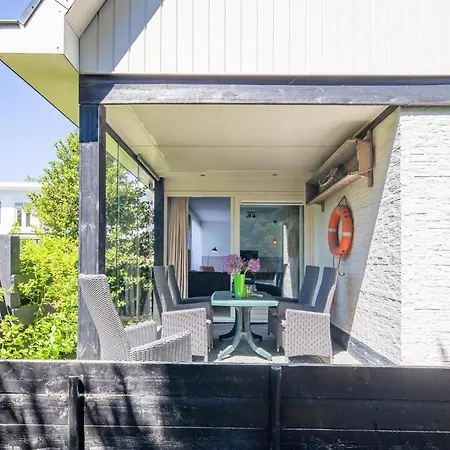 Strandhuys Oester Vakantiehuis *